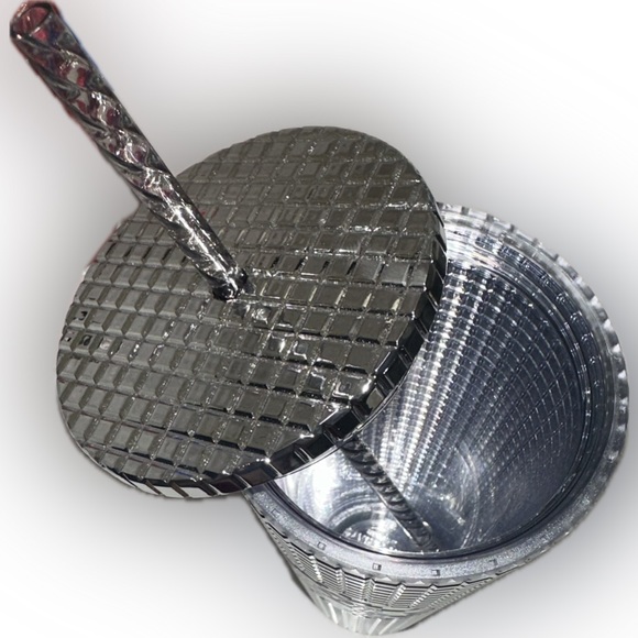 NWT | Starbucks Metallic Silver Grid Venti cup | 24oz - Picture 4 of 4